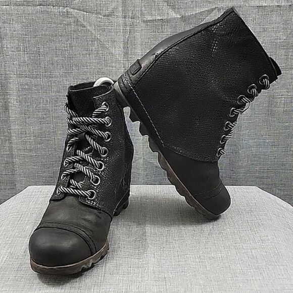Sorel 1964 Premium Wedge Women's Black Leather Snake Print Lace-Up Bootie SZ 7 - Picture 1 of 10